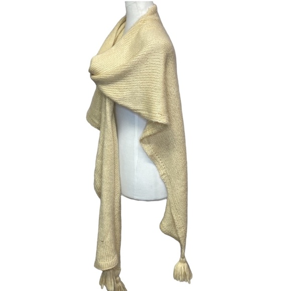 Do Everything In Love Scarf Sweater Wrap Tassels - Picture 3 of 7